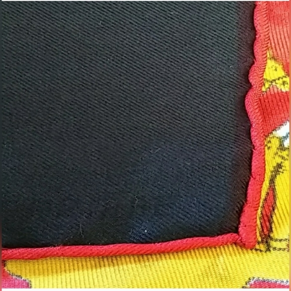 🌟🌟🌟HERMES PARIS ALSACE 100% SILK SCARF🌟🌟🌟 - Picture 9 of 9